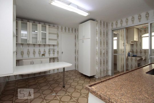 Cozinha de apartamento à venda com 3 quartos, 189m² em Morro dos Ingleses, São Paulo