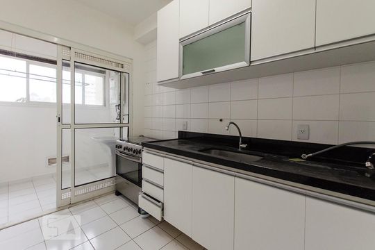 Cozinha de apartamento para alugar com 2 quartos, 80m² em Tamboré, Santana de Parnaíba