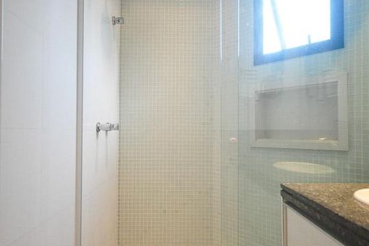 detalhe do banheiro suíte   de apartamento à venda com 1 quarto, 60m² em Vila Andrade, São Paulo