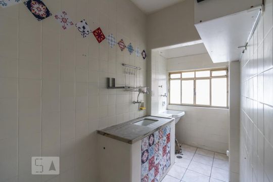 Cozinha de apartamento para alugar com 1 quarto, 60m² em Bela Vista, São Paulo