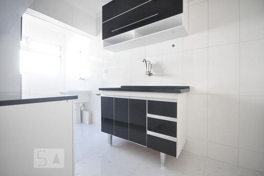 cozinha de apartamento para alugar com 2 quartos, 58m² em Vila Andrade, São Paulo