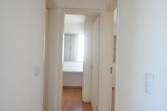 corredor de apartamento à venda com 2 quartos, 70m² em Real Parque, São Paulo