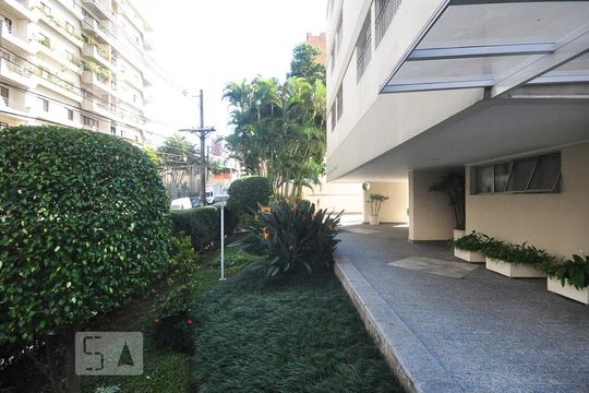 entrada de apartamento à venda com 2 quartos, 70m² em Real Parque, São Paulo