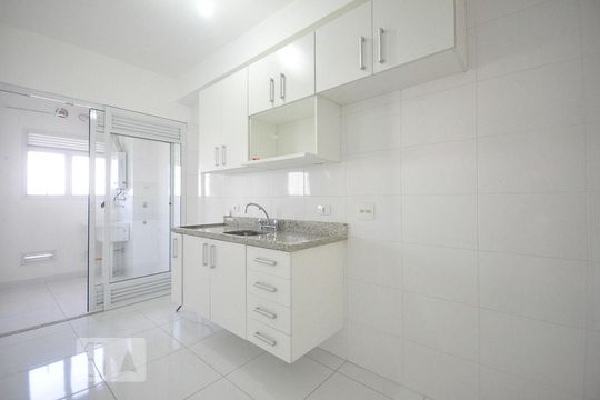 cozinha de apartamento para alugar com 3 quartos, 84m² em Parque Reboucas, São Paulo