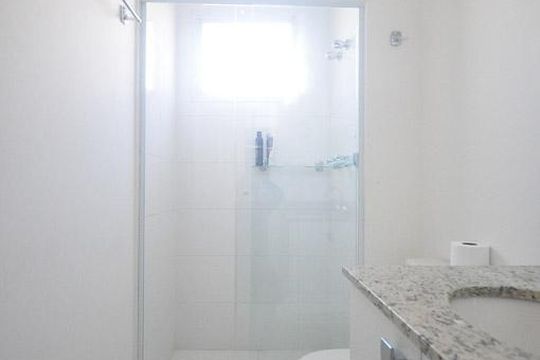 detalhe do banheiro suíte  de apartamento para alugar com 3 quartos, 84m² em Parque Reboucas, São Paulo