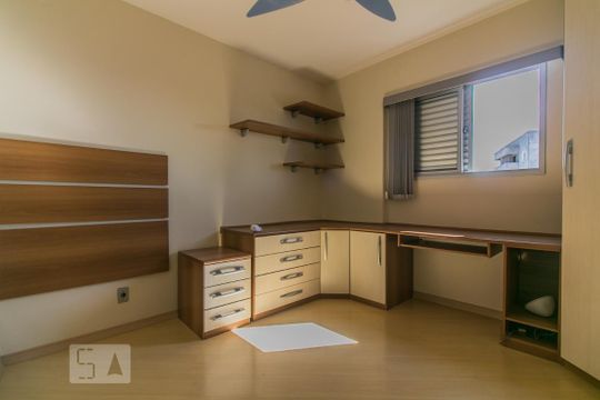 Quarto de apartamento para alugar com 2 quartos, 86m² em Vila Gilda, Santo André
