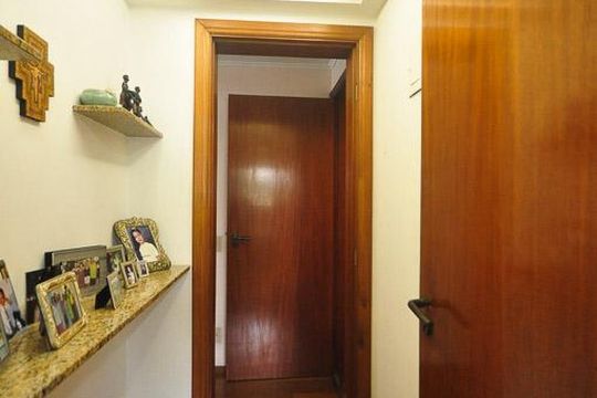 corredor de apartamento à venda com 4 quartos, 213m² em Vila Suzana, São Paulo
