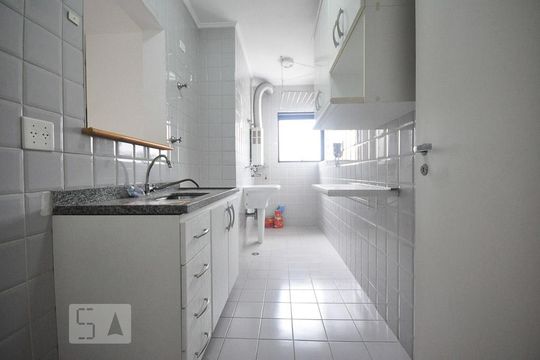 cozinha de apartamento para alugar com 2 quartos, 60m² em Vila Andrade, São Paulo