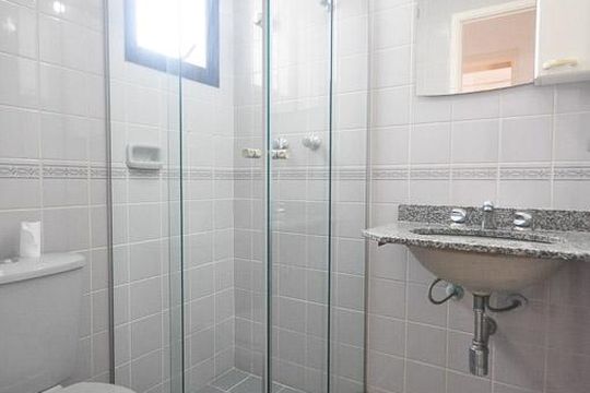 banheiro de apartamento para alugar com 2 quartos, 60m² em Vila Andrade, São Paulo