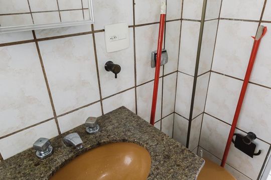 Banheiro de kitnet/studio à venda com 1 quarto, 30m² em Barra Funda, São Paulo