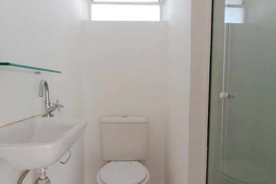 Banheiro Suíte de apartamento para alugar com 1 quarto, 45m² em Água Branca, São Paulo