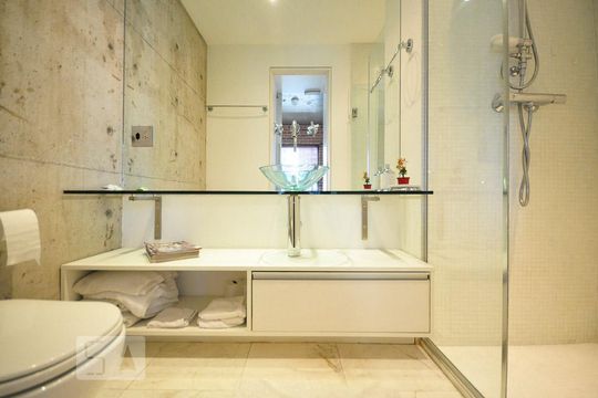 banheiro suíte de apartamento à venda com 1 quarto, 70m² em Jardim Fonte do Morumbi, São Paulo