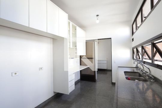 Cozinha de apartamento à venda com 4 quartos, 270m² em Vila Suzana, São Paulo