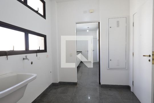 Área de Serviço de apartamento à venda com 4 quartos, 270m² em Vila Suzana, São Paulo