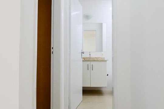 Corredor de apartamento para alugar com 1 quarto, 50m² em Bosque, Campinas
