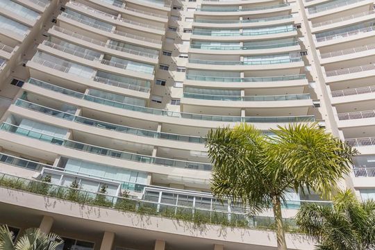 Fachada de apartamento à venda com 2 quartos, 141m² em Pinheiros, São Paulo