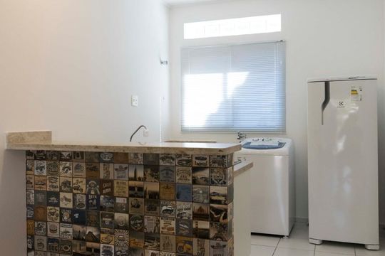 Cozinha de kitnet/studio para alugar com 1 quarto, 28m² em Aclimação, São Paulo