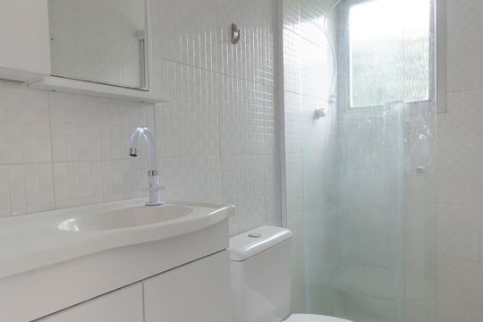 Banheiro de kitnet/studio para alugar com 1 quarto, 36m² em Santa Cecília, São Paulo