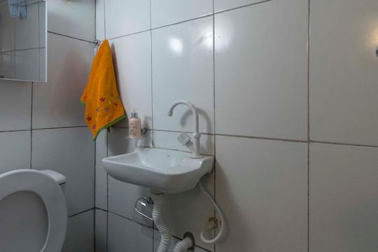 Banheiro de apartamento para alugar com 1 quarto, 12m² em Aclimação, São Paulo