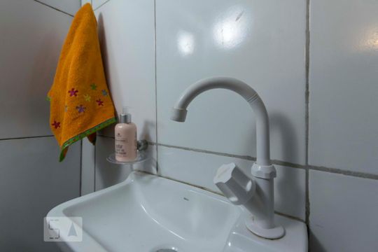 Banheiro (Torneira) de apartamento para alugar com 1 quarto, 12m² em Aclimação, São Paulo