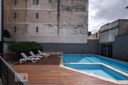 Piscina de apartamento para alugar com 2 quartos, 74m² em Pinheiros, São Paulo