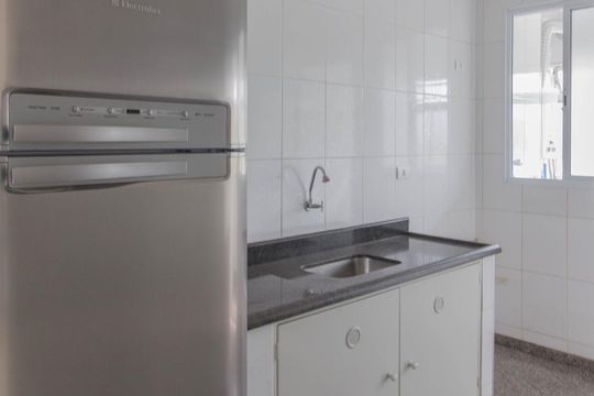 Cozinha de apartamento para alugar com 2 quartos, 51m² em Vila Vermelha, São Paulo