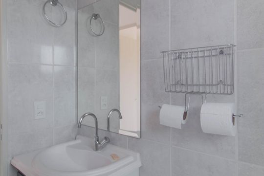 Banheiro de apartamento para alugar com 2 quartos, 51m² em Vila Vermelha, São Paulo