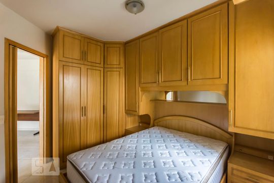 Suite de apartamento para alugar com 1 quarto, 43m² em Planalto Paulista, São Paulo