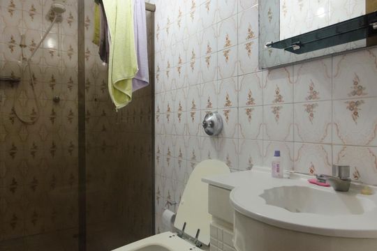 Banheiro de apartamento à venda com 2 quartos, 60m² em Santa Teresinha, São Paulo