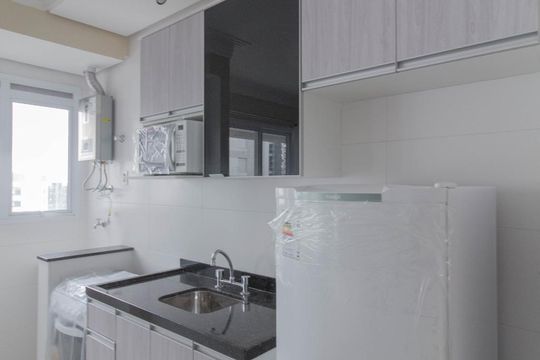 Cozinha de apartamento para alugar com 1 quarto, 40m² em Vila Regente Feijó, São Paulo