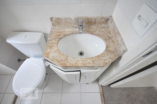 detalhe do banheiro suíte  de apartamento para alugar com 3 quartos, 61m² em Vila Andrade, São Paulo