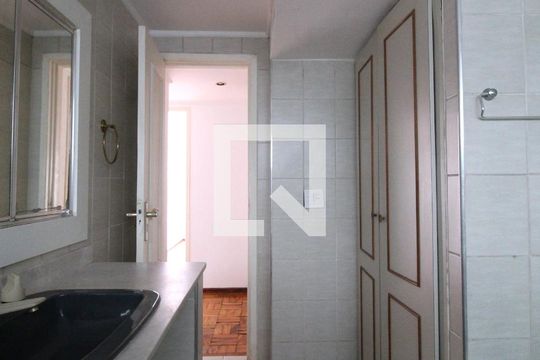 Banheiro Social de apartamento para alugar com 3 quartos, 92m² em Vila Nova Conceição, São Paulo