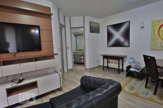 Sala de apartamento para alugar com 1 quarto, 50m² em Jardim Paulistano, São Paulo