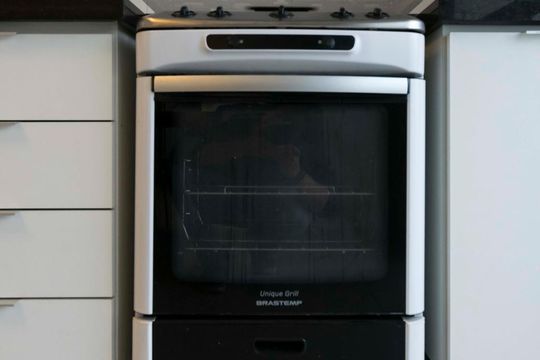 Cozinha (Fogão) de apartamento para alugar com 2 quartos, 106m² em Jardim Glória, São Paulo