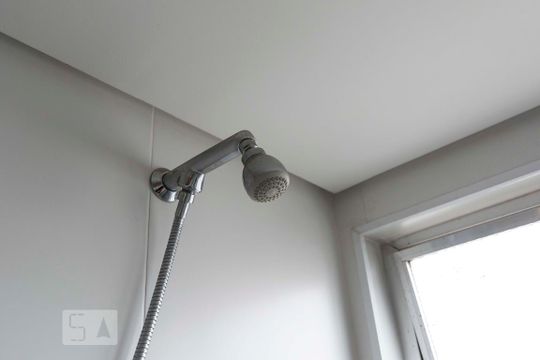 Banheiro social (Chuveiro) de apartamento para alugar com 2 quartos, 106m² em Jardim Glória, São Paulo