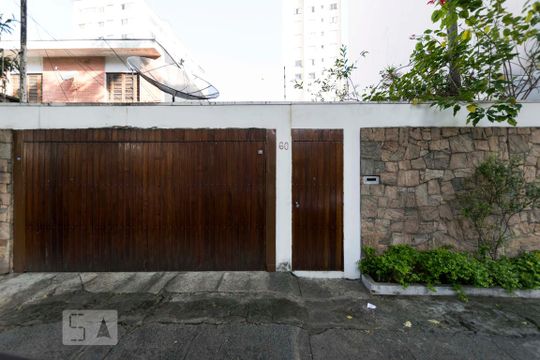 Fachada de casa à venda com 3 quartos, 260m² em Vila Mariana, São Paulo