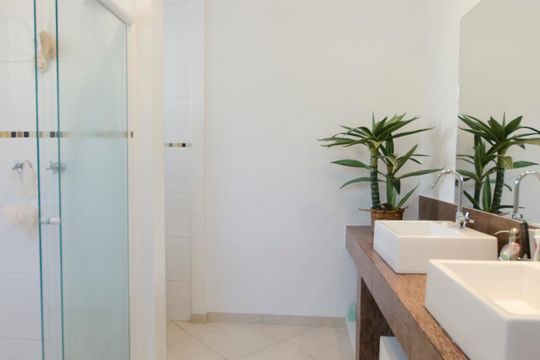 Banheiro Suíte 3 de casa à venda com 3 quartos, 240m² em Sumaré, São Paulo