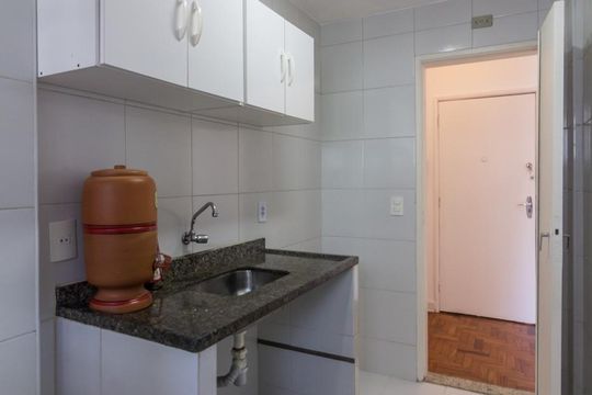 Cozinha de apartamento para alugar com 1 quarto, 50m² em Consolação, São Paulo
