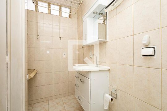 Banheiro de apartamento para alugar com 1 quarto, 42m² em Consolação, São Paulo