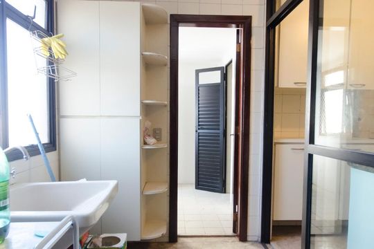 Lavanderia de apartamento à venda com 3 quartos, 128m² em Jardim das Laranjeiras, São Paulo