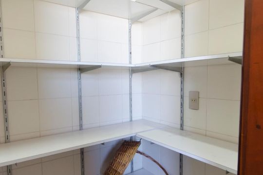 Despensa de apartamento à venda com 3 quartos, 128m² em Jardim das Laranjeiras, São Paulo
