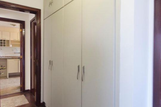 Corredor dos quartos de apartamento à venda com 3 quartos, 128m² em Jardim das Laranjeiras, São Paulo