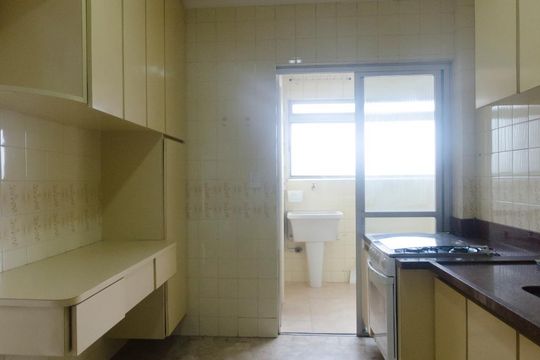 Cozinha de apartamento à venda com 2 quartos, 70m² em Vila Romana, São Paulo
