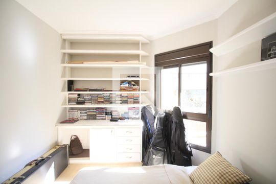 Quarto de apartamento à venda com 4 quartos, 243m² em Jardim Vitória Régia, São Paulo