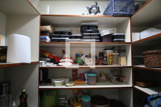 Dispensa de apartamento à venda com 4 quartos, 243m² em Jardim Vitória Régia, São Paulo