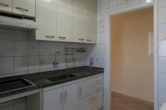 Cozinha de apartamento para alugar com 2 quartos, 60m² em Vila Gumercindo, São Paulo