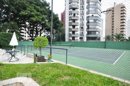 quadra de apartamento à venda com 4 quartos, 236m² em Vila Suzana, São Paulo