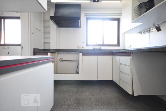 cozinha de apartamento à venda com 4 quartos, 236m² em Vila Suzana, São Paulo
