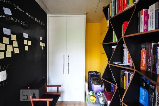 detalhe da sala de apartamento para alugar com 1 quarto, 70m² em Vila Suzana, São Paulo