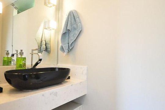 banheiro suíte de apartamento para alugar com 1 quarto, 70m² em Vila Suzana, São Paulo